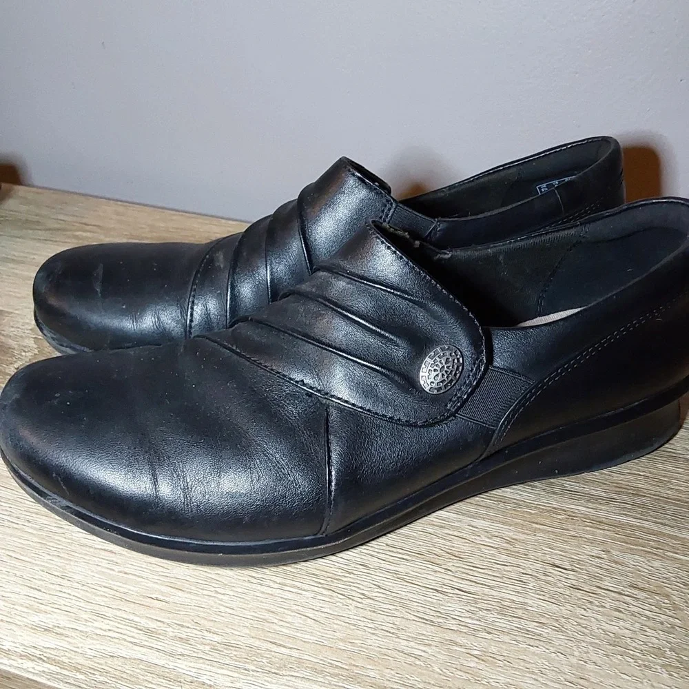 Clarks Collection Black Leather Shoes Slip-On Loafer Womens Size 8M‎
